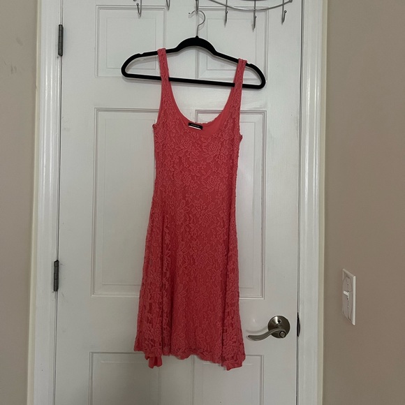 Red dress - Picture 2 of 2